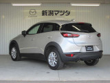 後方から接近する車を検知しドライバーへ注意を促す【ブラインドスポットモニタリング】が装備されています♪また、同乗者が降車し、車の周囲を歩いているとき、注意を促す機能も付いています。
