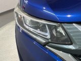LEDヘッドライトは、点灯の瞬間から最大光量を発揮し、突然暗くなるトンネルなどでの安定感を高めます。