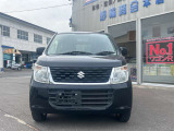 安心して長く乗れる高品質な中古車を常時100台以上展示してます。もし、欲しいクルマが置いてなければ、気軽に声をかけてください。ご希望の車を全国から探します!
