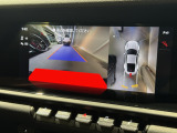 パークアシスト(サラウンドビュー) サラウンドビューモニターは、車両周囲を上から見下ろした映像で表示し、駐車や狭い場所での操作をサポートする安全性と利便性の高いシステムになります。