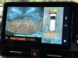【パノラミックビューモニター】専用のカメラにより、上から見下ろしたような視点で360度クルマの周囲を確認することができます☆死角部分も確認しやすく、狭い場所での切り返しや駐車もスムーズに行えます。