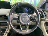 【純正革巻きステアリング】上質な革を使用することで、手にしっかり馴染みとても運転しやすいハンドルです♪