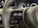 ステアリング左手側はオーディオ関連の操作スイッチです。視線を逸らすことなく運転に集中できます
