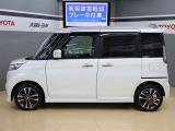 助手席側側パワースライドドア付きだから、狭い駐車スペースなどでの 乗り降りラクラク!小さなお子さまのいるご家庭には嬉しい装備。