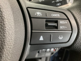 【アダプティブ・クルーズ・コントロール】予め設定した車速内でクルマが自動的に加減速。 前走車との適切な車間距離を維持しながら追従走行し、高速道路でのドライバーの疲労を軽減してくれる嬉しい機能付♪