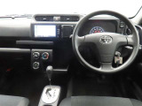 ぜひ展示車の運転席に座ってみてください。