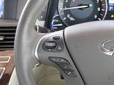 ステアリングスイッチ付きです。運転に集中できます。