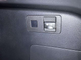 非常時やキャンプなどに役立つAC100Vコンセント付きです。これなら車中泊も出来てしまいますね!