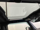 たとえばダイハツのお店にある、たくさんのスマアシ搭載車は、正常に作動する事をしっかり確認します。
