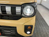 暗闇でも前方をくっきりと照らしてくれるライトです。夜の運転でも安心ですね。