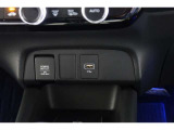 スマートフォンなどの音楽再生が可能なUSB接続ジャック装備車両です♪♪♪