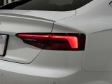 展示台数約40台、広い展示場、広いショールームルームで楽しいお車選びを。 お気軽にご連絡ください。