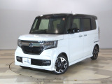 ホンダカーズ東京中央蒲田店へようこそ。 当店下取りN-BOXカスタムG・Lターボホンダセンシングの入庫です。充実装備の一台。2トンカラー!おススメです。どうぞご覧ください。