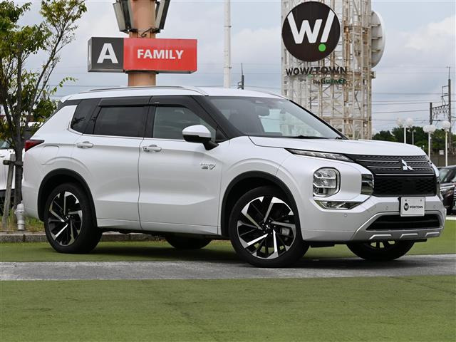 アウトランダー PHEV 2.4 P 4WD 本革シート