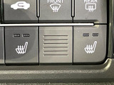 【シートヒーター】寒い日に重宝するシートヒーター!エアコンより早く温まってくれるので寒がりの人も安心ですね♪エアコンの温風は乾燥するから苦手、という方にもをおすすめです。