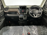 【インパネ】運転のしやすさを最優先に設計された見晴らしの良いフロントビュー。車両間隔が掴みやすく狭い道でも安心♪「安全」と「品質」を最優先に、安心してお乗りいただけるクルマを提供いたします。