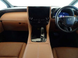 【メーター廻り】シンプルで飽きないデザイン、運転中も視界の邪魔にならない構造になっているので運転に支障もありません♪