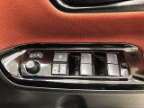 パワーウィンドは今や当たり前の機能ですが、無いと困る機能です。運転席からの操作で、全席の窓を振るオープンにしたり、フルクローズが可能です。