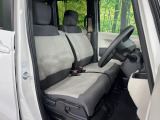 運転席シート廻りは使用感も少なく、良好な状態となっています。丁寧に使われていたことがよくわかりますね。