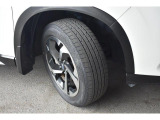 タイヤサイズは225/55R18です