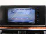 バックカメラが付いているので後方確認が非常にしやすいです。今や運転初心者も熟練者も必須装備!ついていて損はないですね♪