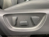 【パワーシート】スイッチ一つで簡単にシートの微調整が可能!電動だから力もいりません!快適なシートポジションにセットして、快適なドライブをお楽しみください。
