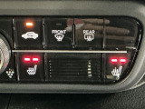 運転席/助手席シートヒーターで寒い日もすぐに温かくなり快適に過ごせます。2段階の温度調整が可能です