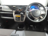 ぜひ展示車の運転席に座ってみてください。