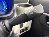 【オートライト】周りの明るさに応じて自動でヘッドライトの点灯・消灯ができる機能です!ライトの付け忘れ・消し忘れなどが無くなり、雨の日や夕方の走行も安心!トンネル通過時も便利ですね♪