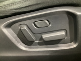 パワーシートを装備!体格や好みに応じたポジションをスムーズに調整できます。