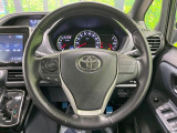 【純正革巻きステアリング】上質な革を使用することで、手にしっかり馴染みとても運転しやすいハンドルです♪