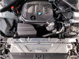 【BMWエンジン】革新的なガソリン・エンジン・テクノロジーによる高性能かつ高効率。レスポンスの良いパワーを発揮。常にスムーズな吸気を実現しアクセル開度にダイレクトに反応しドライビングを楽しく演出。