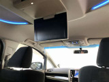 フリップダウン後席モニターはお子様に大人気です♪長距離ドライブや渋滞でも退屈しませんね!