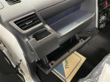 ダッシュボード周辺画像です。小物を置くのに便利な収納スペースです(^^♪