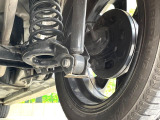 お車を安心してお乗りいただく為には、足回りの定期点検が欠かせません。サービスサポート(有償保証)では無料点検もご提供しており、安心のカーライフをお過ごしいただけるサポート体制が整っています。