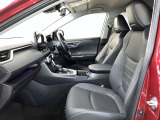 前方の見通しが良いすっきりした視界、誰でも扱いやすく運転できます。疲れにくく安心ドライブを更に快適なものにします!