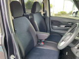 運転席・助手席の方が座るシートです。実際お座りいただくのが、分かりやすいと思います。お気軽にご来店ください