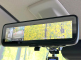 【デジタルルームミラー】後席の大きな荷物や同乗者で後方が確認しづらい時でも安心!カメラが撮影した車両後方の映像をルームミラー内に表示。クリアな視界で状況の確認が可能です!