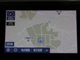 スタイリッシュなデザインのインパネ。各操作スイッチは使いやすい位置に配置されてます。