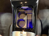 ドリンクホルダーと、タイプCのスポットが装備されています。
