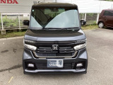 お客様に安全で快適なカーライフをお送りいただくために、中古車にも高いレベルの品質基準を設け、その基準に従って、全ての中古車について納車前整備を実施しています。