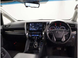 オシャレなインテリアで運転する気分も盛り上がりますよね^^