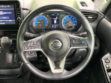 【純正革巻きステアリング】上質な革を使用することで、手にしっかり馴染みとても運転しやすいハンドルです♪