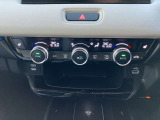 運転席と助手席はシートヒーター装備!エアコンに比べて暖まるスピードが速いので冬でも快適に過ごせます。冷え症で悩まれている方にも◎また、エアコンに比べて車内の空気が乾燥しにくいのも、嬉しいポイントです!