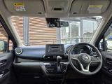 運転席周りの視界もよくハンドルも軽い取り回しなのですごく運転がしやすい車です。