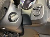 スマートキーシステム搭載ですので、ハンドル横のスイッチノブを回せば、エンジンスタート!