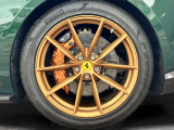 マットゴールドペイント鍛造ホイール(￥951,000)。