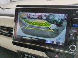 バック駐車が苦手な方や、初めてのお車で不安な方でも後方をナビ画面に映してくれるので、ラクラク停められます。