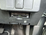ETC車載器となってますので後はお持ちのETCカードを差すだけです!