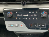 運転席・助手席と個々に温度設定の出来るオートエアコンです◎またギヤシフトはボタン式で簡単操作☆